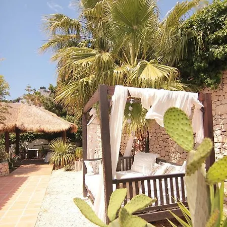 بيت ضيافة Caballito De Mar 4*